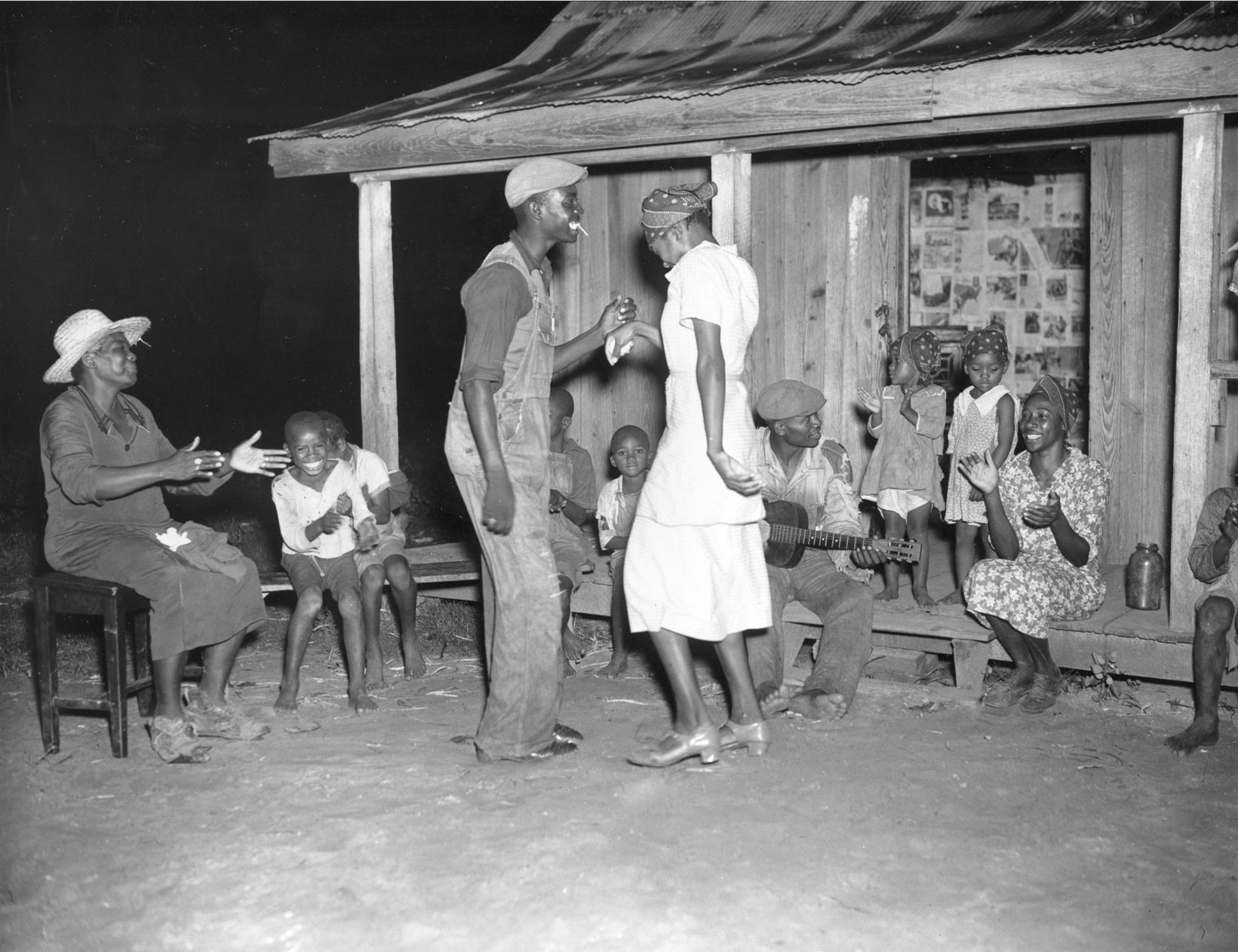 1937: COTTON PICKERS